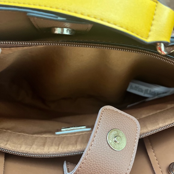 ALDO BROWN MEDIUM SIZE PURSE - Picture 4 of 6